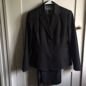 Tahari pants suit